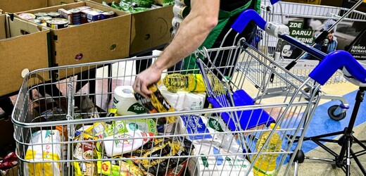 Ve více než 2100 obchodech v ČR mohou dnes lidé darovat potraviny potřebným